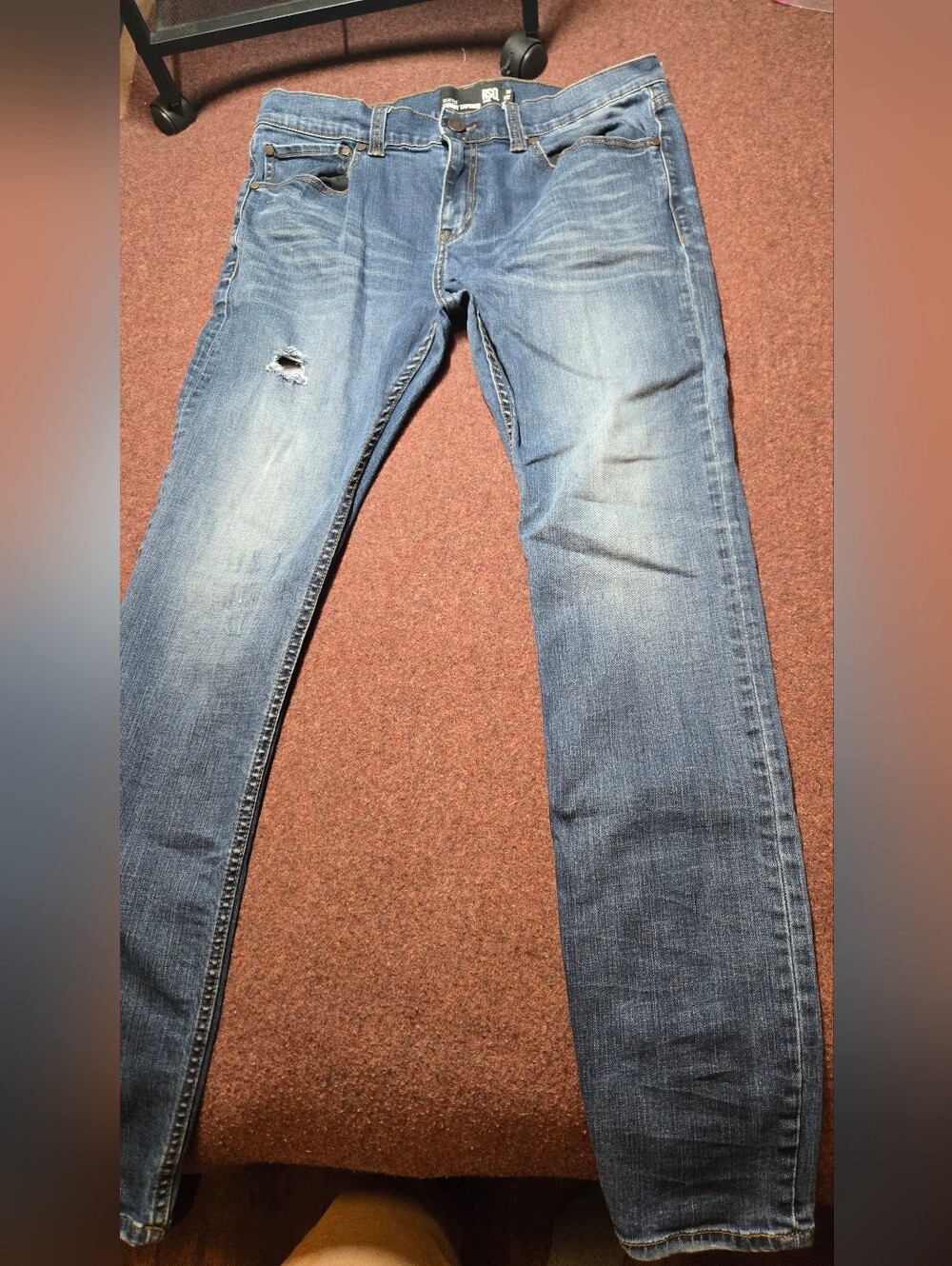 Men's RSQ Seattle Skinny Taper Jeans Size 34x32 Medium Wash Distressed Denim